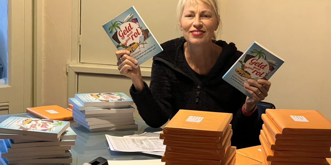 Bedankt dat ik al meer dan 400 (gesigneerde) boeken aan jullie mag versturen!