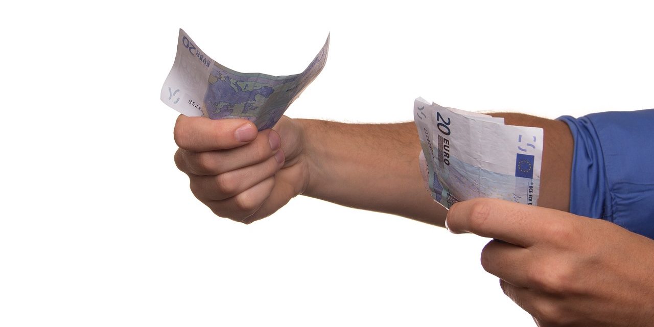 Geld lenen aan een vriend wordt geld terugvragen van een vijand